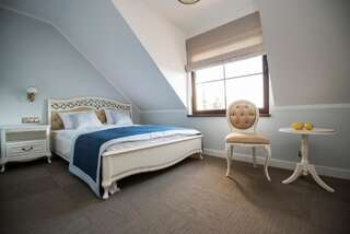 Отели типа «постель и завтрак» Spalnia B&B Гижицко Двухместный номер с 1 кроватью и собственной ванной комнатой-1