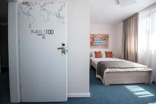 Отели типа «постель и завтрак» Spalnia B&B Гижицко Двухместный номер с 1 кроватью и собственной ванной комнатой-8