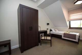 Отели типа «постель и завтрак» Spalnia B&B Гижицко Двухместный номер с 2 отдельными кроватями и ванной комнатой-2