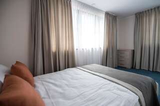 Отели типа «постель и завтрак» Spalnia B&B Гижицко Двухместный номер с 1 кроватью и собственной ванной комнатой-3